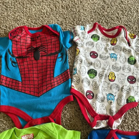 Marvel 3/6M onesies - Picture 2 of 4